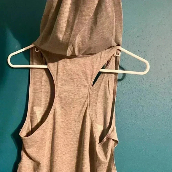 Energie Graphic Workout Hoodie Muscle Tee - Picture 5 of 5